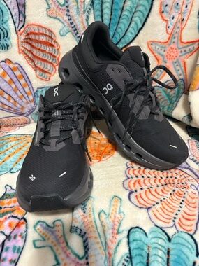 On Running Black and Gray Women's Cloud Athletic Shoes